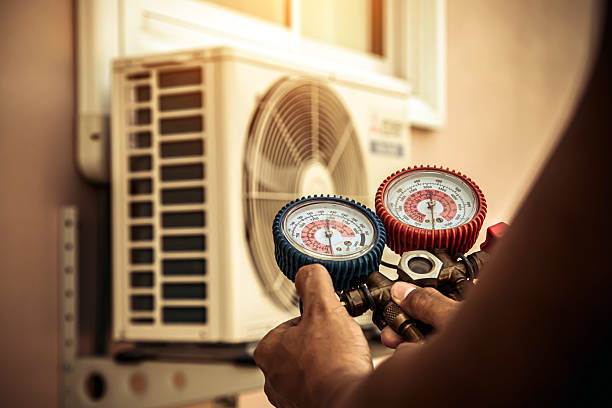 Professional Hvac Installation technician working in Tabor City, NC